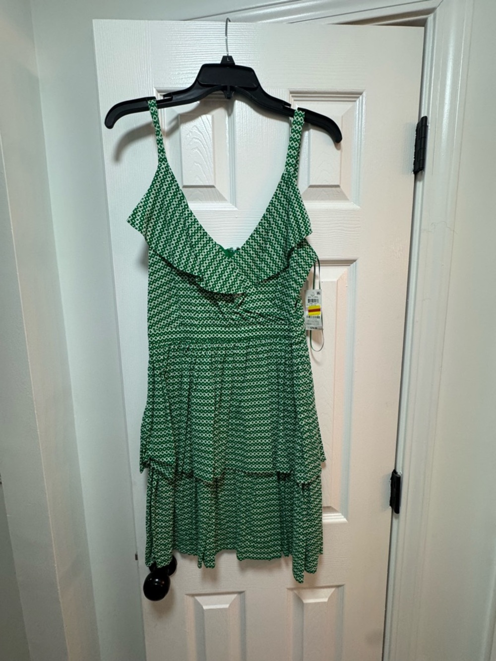 Bar III ruffle dress with tiers. Green and white.